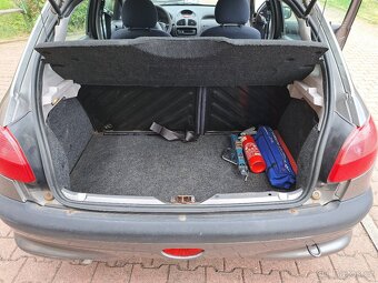 Peugeot 206 1.4 55kw r.v 2000 - 9