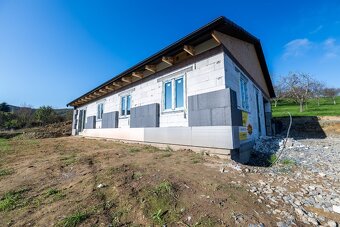 Prodej rodinného domu - Žlutava - 9