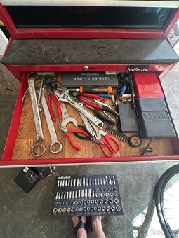 Prodej dílenského nářadí na auto a kola - 9