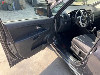 KIA VENGA 1,4i 66KW 1.MAJITEL 48000KM TEMPOMAT PARK.SENZORY - 9