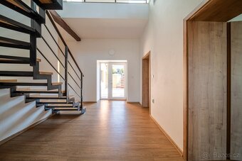 Rodinný dům 5+1 po rekonstrukci, Buchlovice, pozemek 463m2 - 9