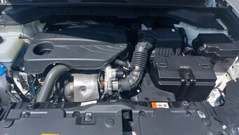 Prodám Ssangyong Korando 1.5i GDi 120kw ČR 1majitel - 9