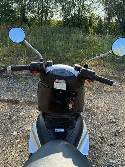Aprilia Area 51 - 9