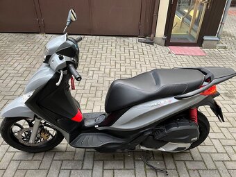 Piaggio Medley 125S ABS - 5800 km / TOP STAV + příslušenství - 9