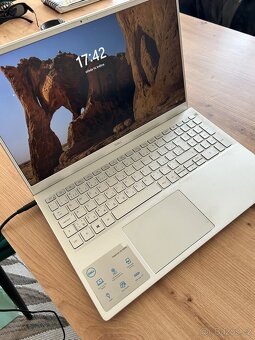 DELL Inspiron - 9