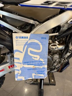 Yamaha yzf 250 - 9