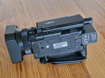 kamera SONY AX700 - 9