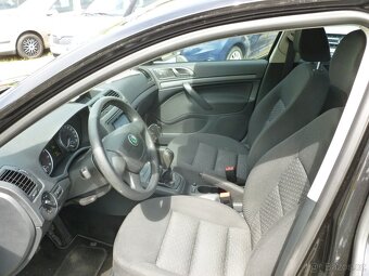 Škoda Octavia KOMBI 1.6MPI /65000KM/ NOVE V CZ/ TAŽNÉ - 9