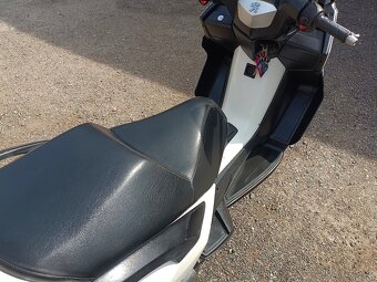Peugeot satelis 125 cz doklady v ceně - 9