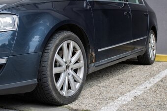 Volkswagen Passat 2.0 TDIHighline - 9