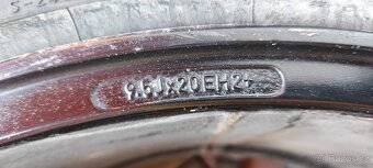 TESLA Y sada originál kol s pneu - 9