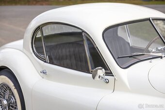 Jaguar XK120 Coupe - 9