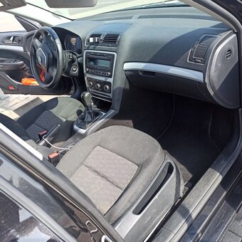 Prodám Škoda Octavia 2 1.9 tdi 77 kw combi - 9