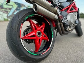 MV Agusta Brutale 910S - 9