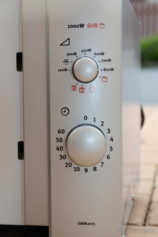 Mikrovlnná trouba Electrolux EMM2015S - 9