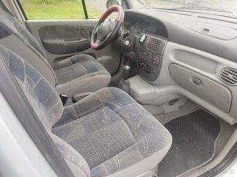 Renault Scenic 1.6i 16V - 9