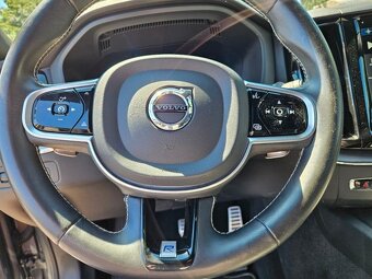 Volvo XC60 R-Design AWD Mild-Hybrid rok 02/2020 - 9