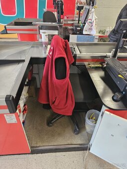 Vybavení prodejny - 9