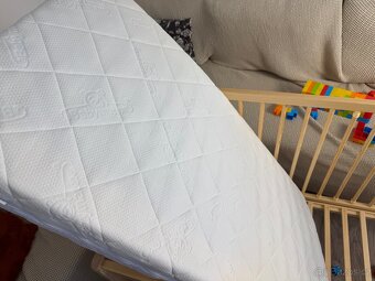 Dětská postýlka + rošt + matrace - 9