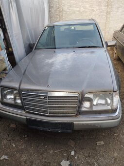 Mercedes w 124 250D - 9