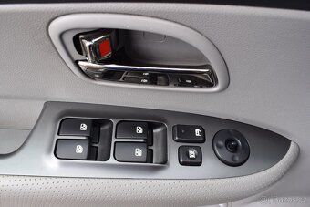 Kia Carens 1,6 CRDi SUPER STAV,PO STK - 9