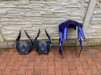 YAMAHA R1 - 9