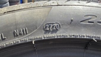 Letní pneumatika 255/40/19 Pirelli Run Flat - 9
