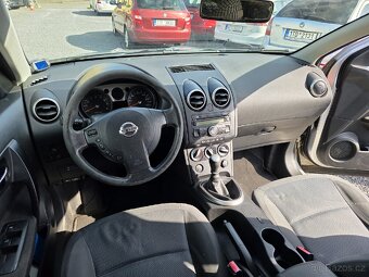 Nissan Qashqai
2.0 i 7 míst 104KW Panorama - 9