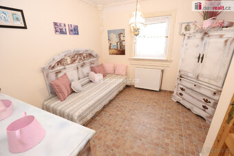 Rodinný dům 5+1 s krásnou zahradou, zahradní besedou, venkov - 9