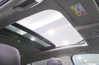 VW Touran Comfortline 2.0TDI 110kW DSG - záruka Autodraft - 9