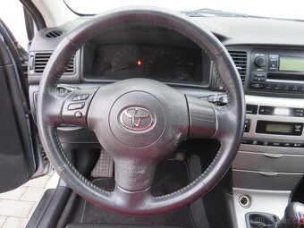 Toyota Corolla 1.6 i , 81 kW benzín, 2005 - 9