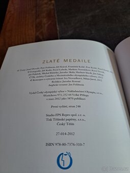 Zlaté medaile oficiální publikace Českého olympijského výbo - 9