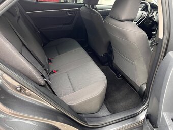 Toyota Corolla 1.6 - 9
