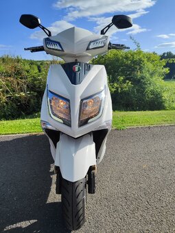 Prodám HECHT Equis e-skútr White - 9