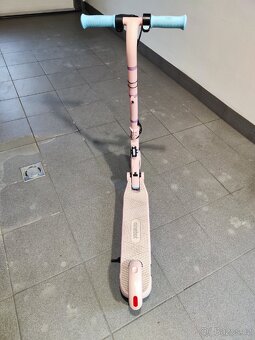 Dětská elektrická koloběžka ninebot zing 8 - 9