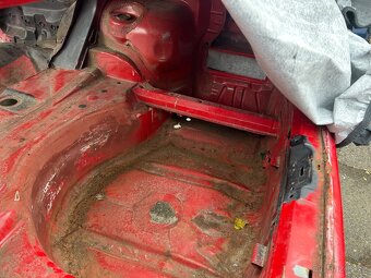 BMW E36 Coupe karoserie - 9