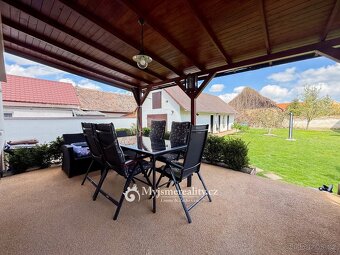 Prodej rodinný dům, 6+1, zahradní domek, pozemek 746 m2 - D - 9