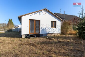 Prodej stavebního pozemku 700 m2, ul. Průmyslová, Jesenice - 9