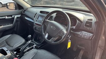 335. Kia Sorento 2.2 D4HB manuál Na náhradní díly - 9