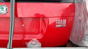 FABIA 5.DVEŘE, světla, kompletní včetně KLÍČE,STAV PERFEKTNÍ - 9