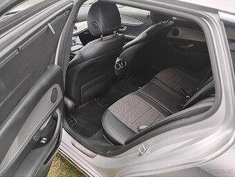 Mercedes-Benz E Class 220D - 9