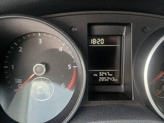 Volkswagen Golf Variant 1.6 TDi 77kW r.v.4/2010 - 9