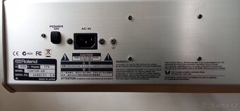 Roland Fantom X8 - 9