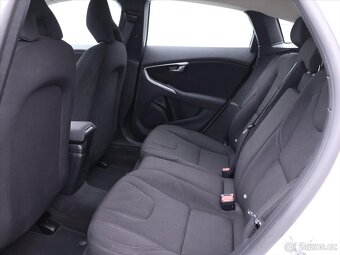 Volvo V40 2,0 D2 Drive-E Kinetic CZ 1Maj (2018) - 9