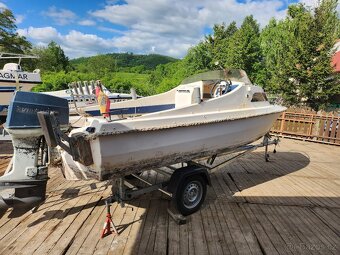 Kajutova lod 5x2m, plachta, motor 70hp, vlek - 9