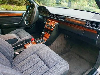 Mercedes W124, 300TD 4Matic, nádherný stav, 2x sada kol - 9