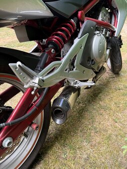 Kawasaki ER-6n - 9