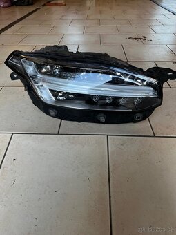 světla volvo xc90 II - 9