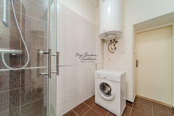 Prodej krásného bytu 2+kk s předzahrádkou a zahradou v ul. E - 9