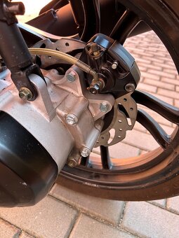 SYM Symphony ST 125 – jako nový, 2 405 km, 1. majitel - 9